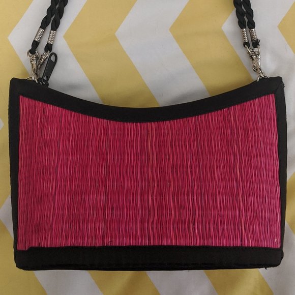 Woven straw fuchsia pink handbag - Picture 3 of 7